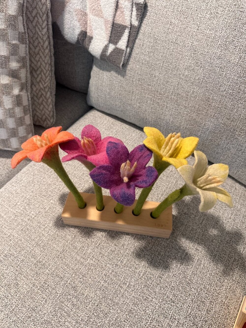 LOVEVERY Felt Flowers in a Row 25-27M